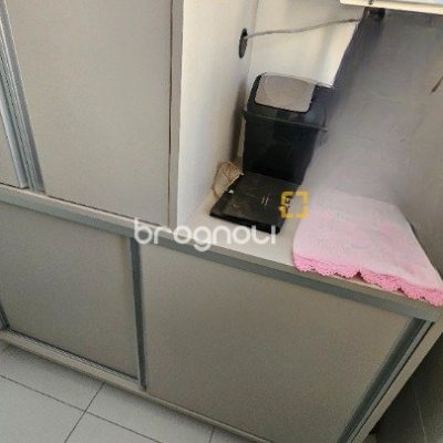 Apartamento com 94m², 3 quartos (sendo 1 suíte), 2 garagens, no bairro Centro em Florianópolis