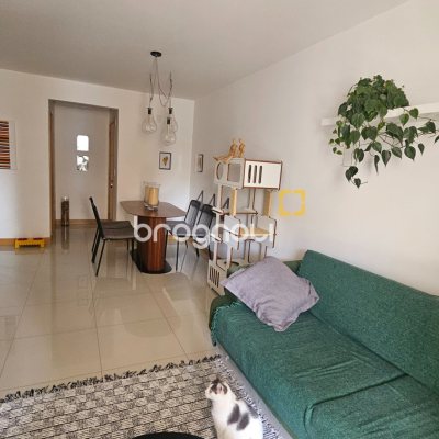 Apartamento com 94m², 3 quartos (sendo 1 suíte), 2 garagens, no bairro Centro em Florianópolis