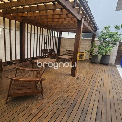 Apartamento com 94m², 3 quartos (sendo 1 suíte), 2 garagens, no bairro Centro em Florianópolis