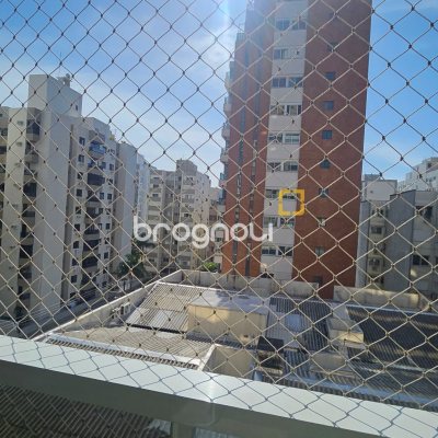 Apartamento com 94m², 3 quartos (sendo 1 suíte), 2 garagens, no bairro Centro em Florianópolis