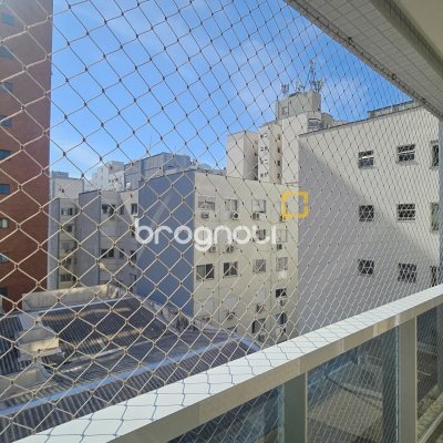 Apartamento com 94m², 3 quartos (sendo 1 suíte), 2 garagens, no bairro Centro em Florianópolis