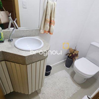 Apartamento com 94m², 3 quartos (sendo 1 suíte), 2 garagens, no bairro Centro em Florianópolis