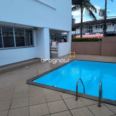 Apartamento com 61m², 2 quartos, 1 garagem, no bairro Trindade em Florianópolis