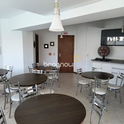 Apartamento com 61m², 2 quartos, 1 garagem, no bairro Trindade em Florianópolis