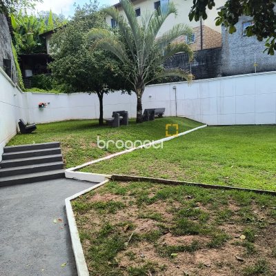 Apartamento com 61m², 2 quartos, 1 garagem, no bairro Trindade em Florianópolis