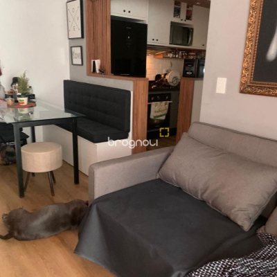 Apartamento com 61m², 2 quartos, 1 garagem, no bairro Trindade em Florianópolis