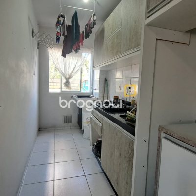 Apartamento, 2 quartos, 1 garagem, no bairro Aririú em Palhoça