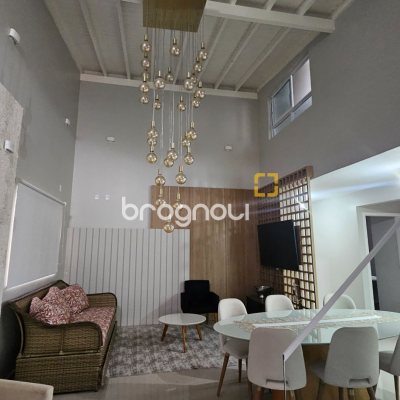 Cobertura com 117m², 4 quartos (sendo 3 suítes), 1 garagem, no bairro Canasvieiras em Florianópolis