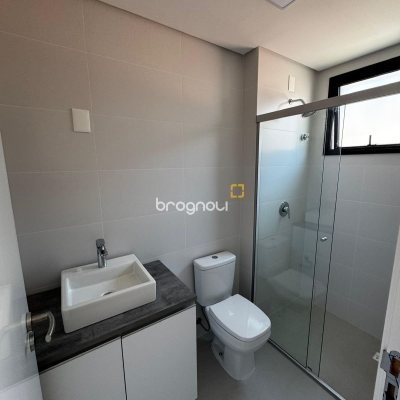 Apartamento com 69m², 2 quartos (sendo 2 suítes), 1 garagem, no bairro Centro em Florianópolis