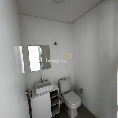 Apartamento com 69m², 2 quartos (sendo 2 suítes), 1 garagem, no bairro Centro em Florianópolis