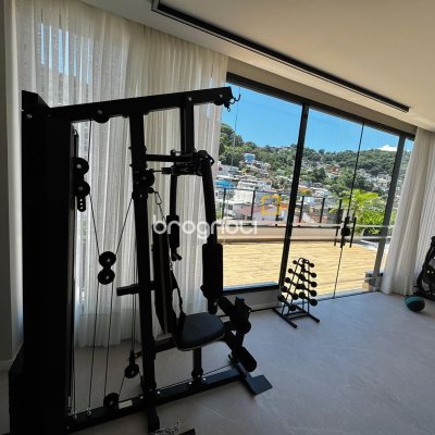 Apartamento com 69m², 2 quartos (sendo 2 suítes), 1 garagem, no bairro Centro em Florianópolis