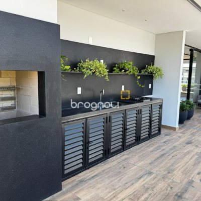 Apartamento com 69m², 2 quartos (sendo 2 suítes), 1 garagem, no bairro Centro em Florianópolis