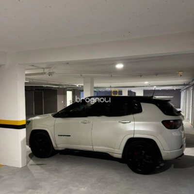 Apartamento com 69m², 2 quartos (sendo 2 suítes), 1 garagem, no bairro Centro em Florianópolis