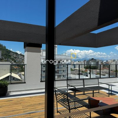 Apartamento com 69m², 2 quartos (sendo 2 suítes), 1 garagem, no bairro Centro em Florianópolis