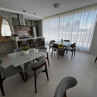 Apartamento com 69m², 2 quartos (sendo 2 suítes), 1 garagem, no bairro Centro em Florianópolis