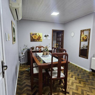 Casa com 121m², 3 quartos, 1 garagem, no bairro Estreito em Florianópolis