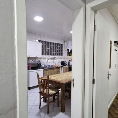 Casa com 121m², 3 quartos, 1 garagem, no bairro Estreito em Florianópolis