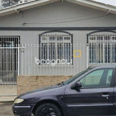 Casa com 121m², 3 quartos, 1 garagem, no bairro Estreito em Florianópolis