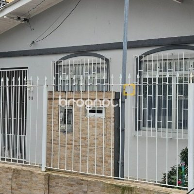 Casa com 121m², 3 quartos, 1 garagem, no bairro Estreito em Florianópolis