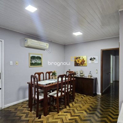 Casa com 121m², 3 quartos, 1 garagem, no bairro Estreito em Florianópolis