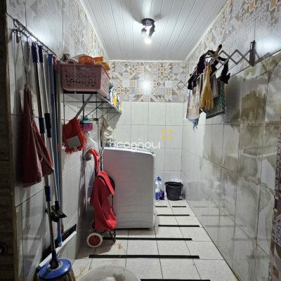 Casa com 121m², 3 quartos, 1 garagem, no bairro Estreito em Florianópolis