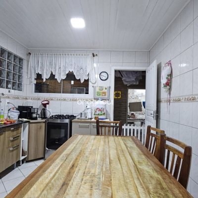 Casa com 121m², 3 quartos, 1 garagem, no bairro Estreito em Florianópolis