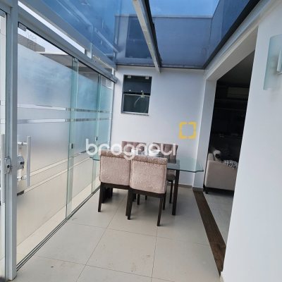 Cobertura com 144m², 3 quartos (sendo 2 suítes), 2 garagens, no bairro Ingleses em Florianópolis