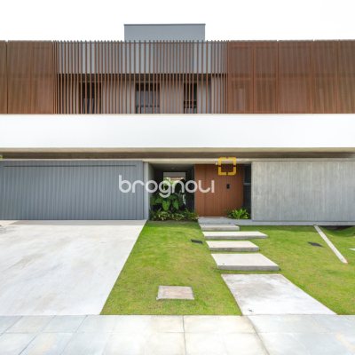 Casa de Condomínio com 314m², 4 quartos (sendo 4 suítes), 2 garagens, no bairro Canasvieiras em Florianópolis