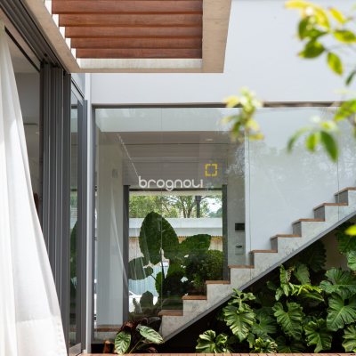 Casa de Condomínio com 314m², 4 quartos (sendo 4 suítes), 2 garagens, no bairro Canasvieiras em Florianópolis