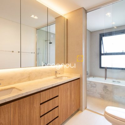 Casa de Condomínio com 314m², 4 quartos (sendo 4 suítes), 2 garagens, no bairro Canasvieiras em Florianópolis