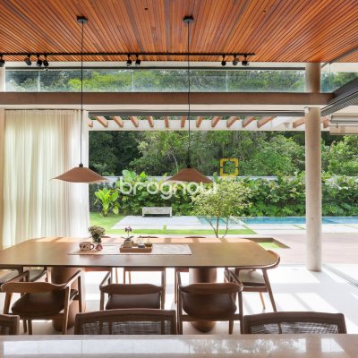 Casa de Condomínio com 314m², 4 quartos (sendo 4 suítes), 2 garagens, no bairro Canasvieiras em Florianópolis