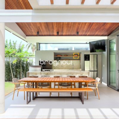 Casa de Condomínio com 314m², 4 quartos (sendo 4 suítes), 2 garagens, no bairro Canasvieiras em Florianópolis
