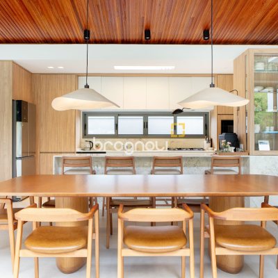 Casa de Condomínio com 314m², 4 quartos (sendo 4 suítes), 2 garagens, no bairro Canasvieiras em Florianópolis