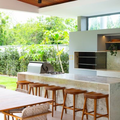 Casa de Condomínio com 314m², 4 quartos (sendo 4 suítes), 2 garagens, no bairro Canasvieiras em Florianópolis