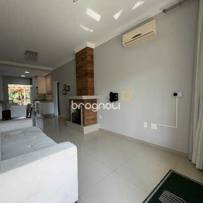Casa com 111m², 2 quartos (sendo 1 suíte), 2 garagens, no bairro Cachoeira do Bom Jesus em Florianópolis