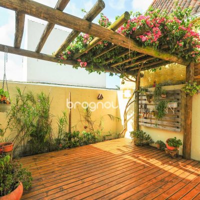 Casa com 102m², 3 quartos (sendo 1 suíte), 1 garagem, no bairro Rio Vermelho em Florianópolis