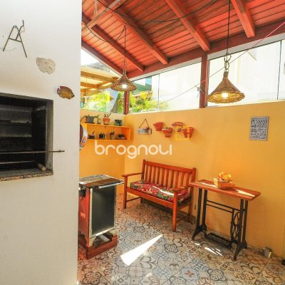 Casa com 102m², 3 quartos (sendo 1 suíte), 1 garagem, no bairro Rio Vermelho em Florianópolis