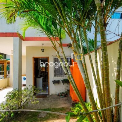 Casa com 102m², 3 quartos (sendo 1 suíte), 1 garagem, no bairro Rio Vermelho em Florianópolis