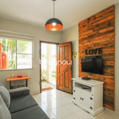Casa com 102m², 3 quartos (sendo 1 suíte), 1 garagem, no bairro Rio Vermelho em Florianópolis