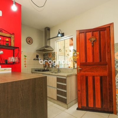 Casa com 102m², 3 quartos (sendo 1 suíte), 1 garagem, no bairro Rio Vermelho em Florianópolis