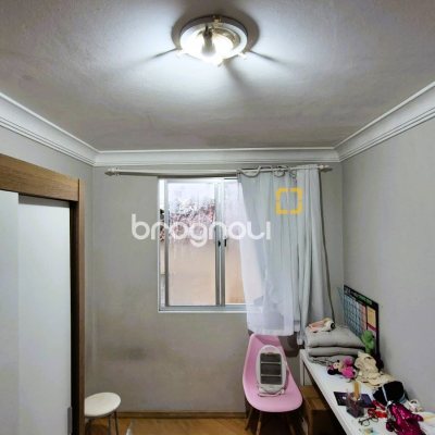 Apartamento com 51m², 2 quartos, 1 garagem, no bairro Ipiranga em São José