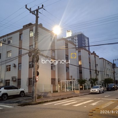 Apartamento com 48m², 3 quartos, 1 garagem, no bairro Campinas em São José