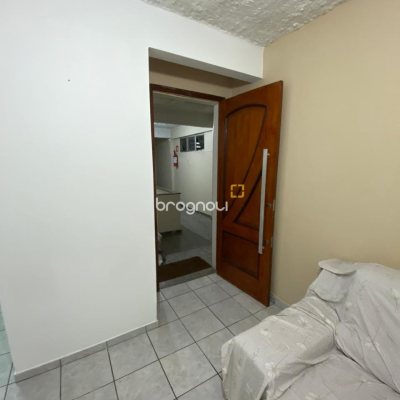 Apartamento com 48m², 3 quartos, 1 garagem, no bairro Campinas em São José