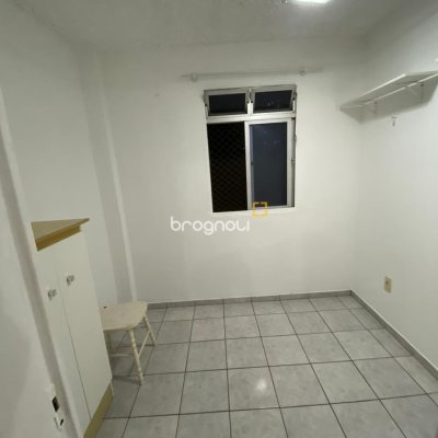 Apartamento com 48m², 3 quartos, 1 garagem, no bairro Campinas em São José