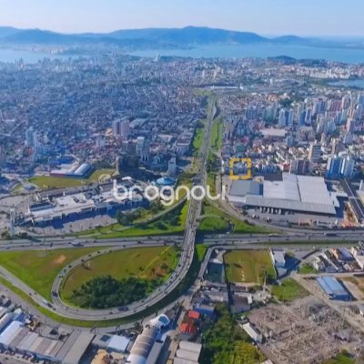 Terreno com 300m², no bairro Barreiros em São José