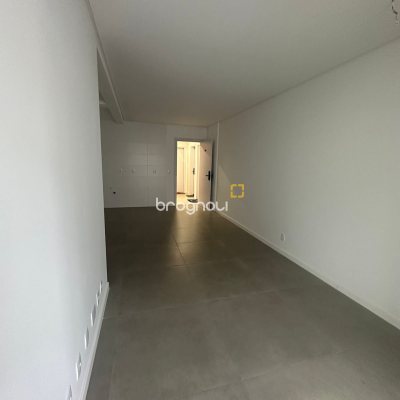 Apartamento com 66m², 2 quartos (sendo 1 suíte), 1 garagem, no bairro Ingleses em Florianópolis