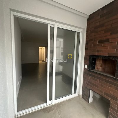 Apartamento com 66m², 2 quartos (sendo 1 suíte), 1 garagem, no bairro Ingleses em Florianópolis