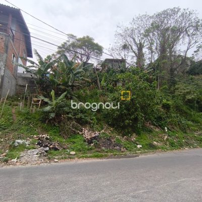 Terreno com 480m², no bairro Saco Grande em Florianópolis