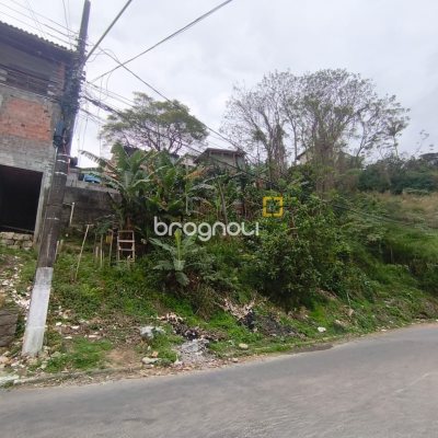 Terreno com 480m², no bairro Saco Grande em Florianópolis