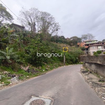 Terreno com 480m², no bairro Saco Grande em Florianópolis